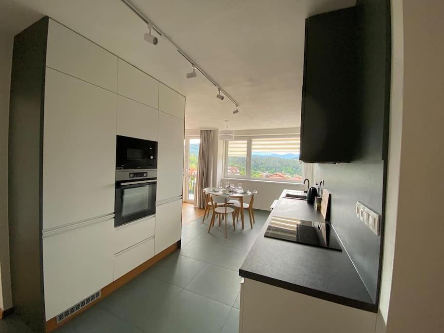 Ferienwohnung New Flat With A Mountain View, Garage Parking Banská Bystrica Exterior foto