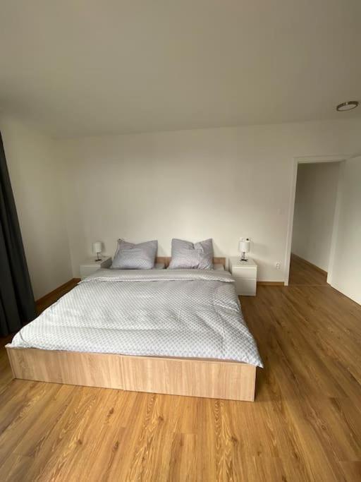 Ferienwohnung New Flat With A Mountain View, Garage Parking Banská Bystrica Exterior foto